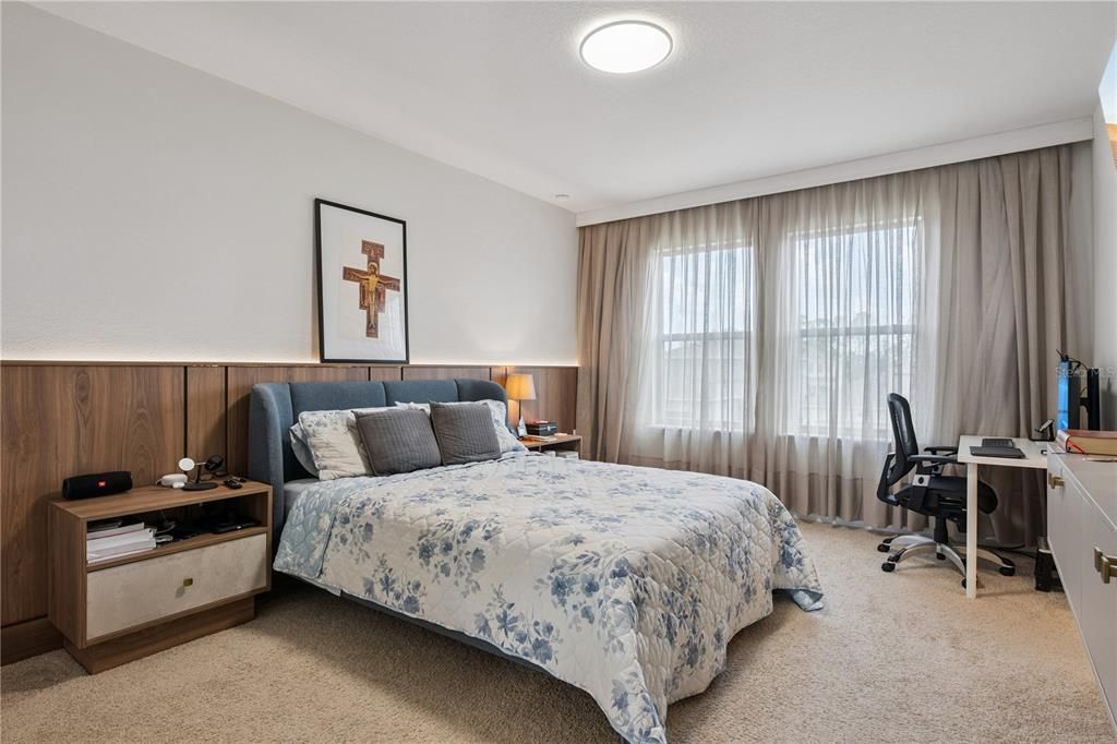 En Venta: $575,000 (3 camas, 2 baños, 2215 Pies cuadrados)