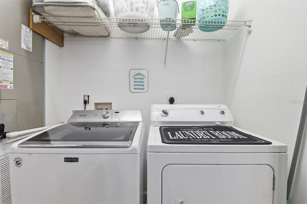 For Sale: $1,700,000 (4 beds, 2 baths, 2520 Square Feet)