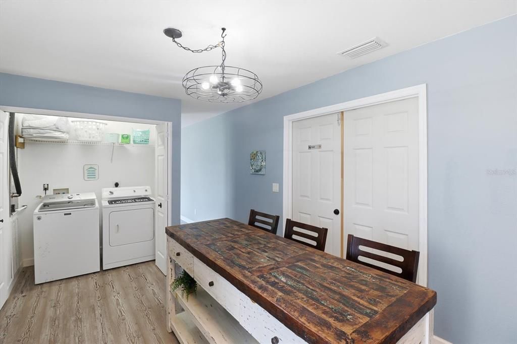 For Sale: $1,700,000 (4 beds, 2 baths, 2520 Square Feet)