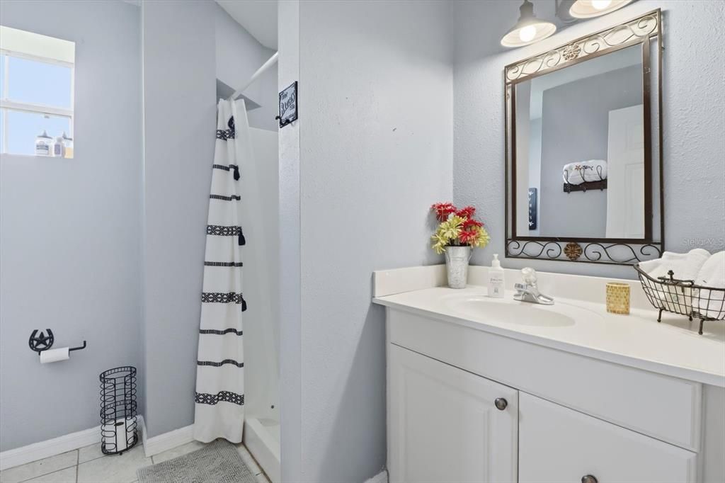 For Sale: $1,700,000 (4 beds, 2 baths, 2520 Square Feet)