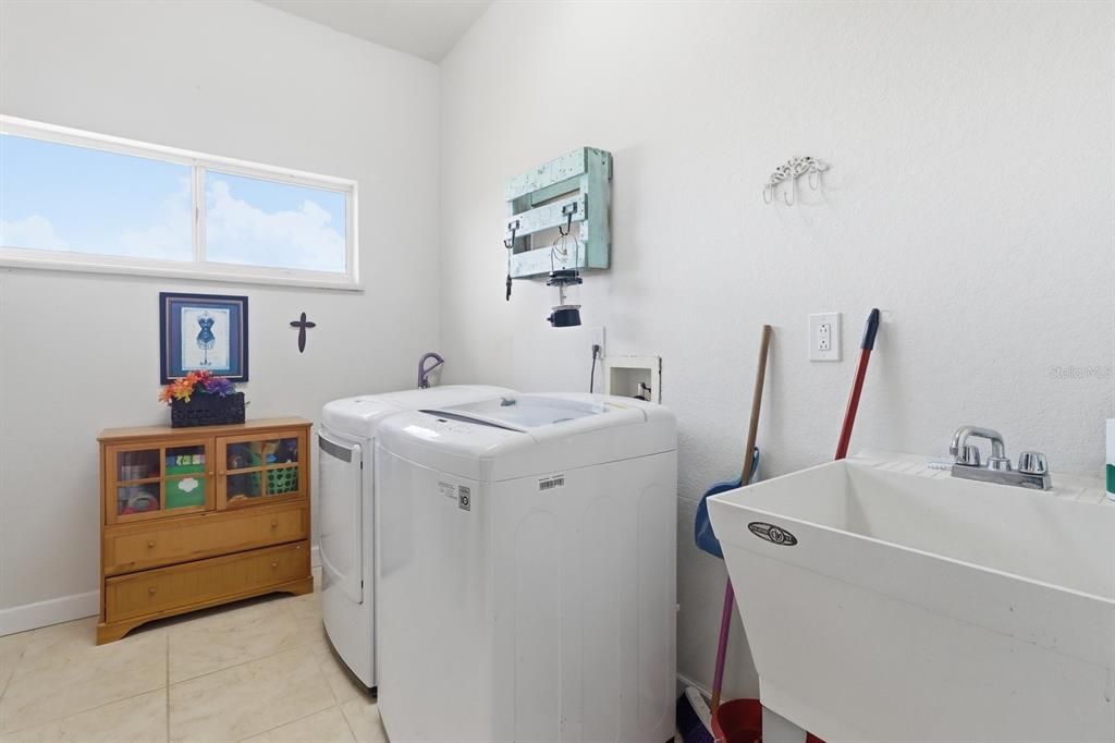 For Sale: $1,700,000 (4 beds, 2 baths, 3399 Square Feet)