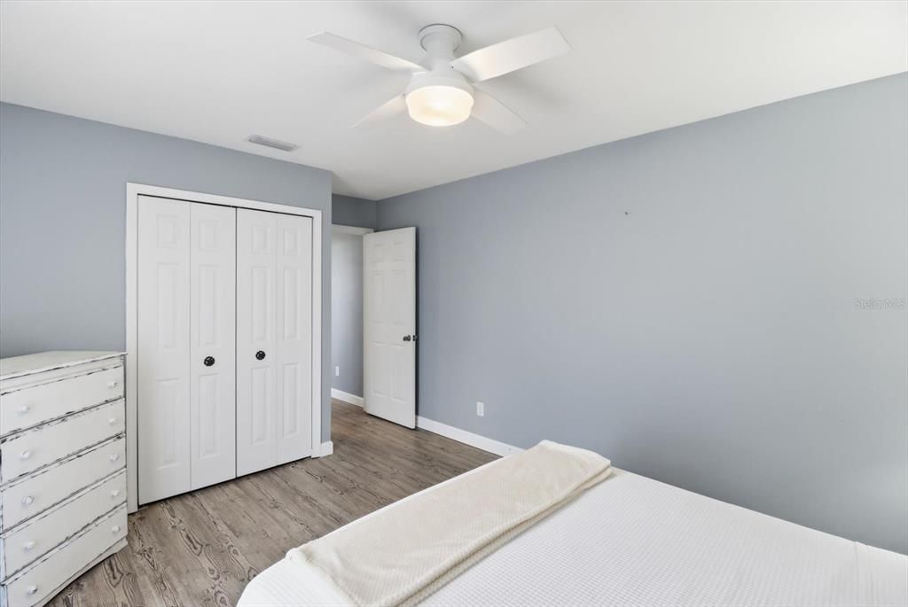 For Sale: $1,700,000 (4 beds, 2 baths, 2520 Square Feet)