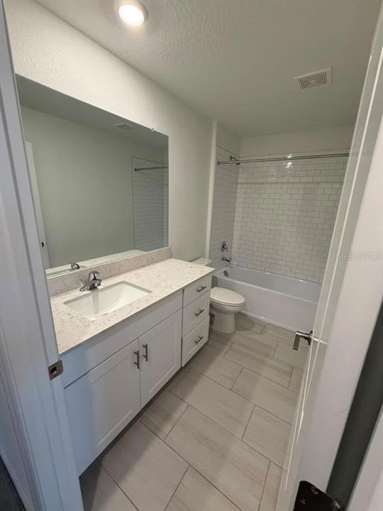 En Renta: $2,499 (4 camas, 2 baños, 1870 Pies cuadrados)