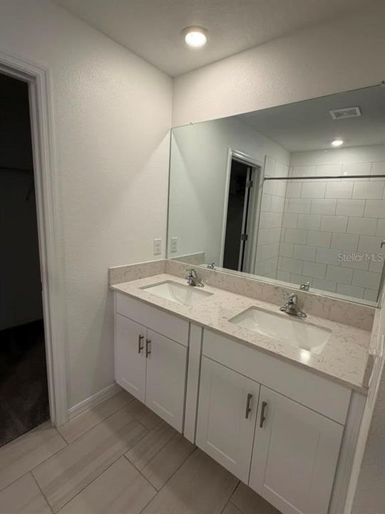 En Renta: $2,499 (4 camas, 2 baños, 1870 Pies cuadrados)