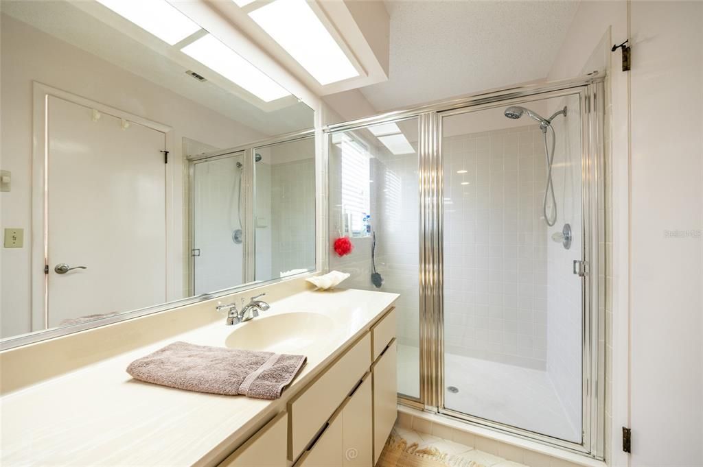 For Sale: $429,000 (2 beds, 2 baths, 1298 Square Feet)