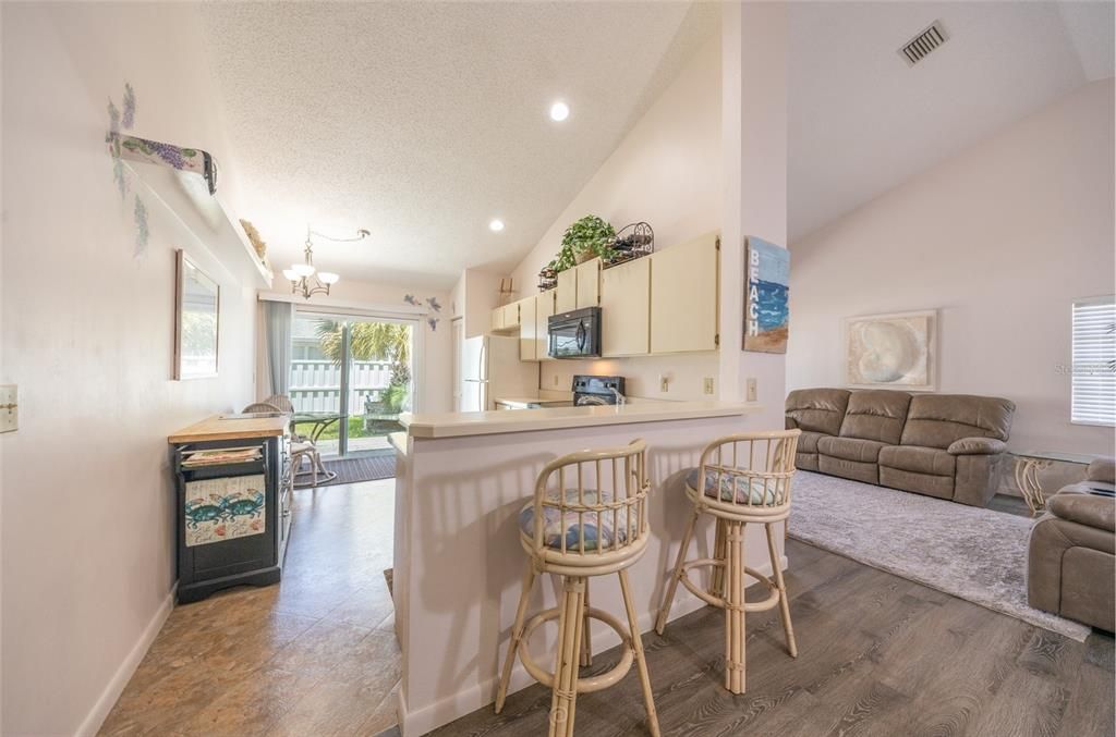 For Sale: $429,000 (2 beds, 2 baths, 1298 Square Feet)