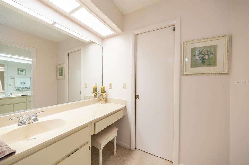 For Sale: $429,000 (2 beds, 2 baths, 1298 Square Feet)