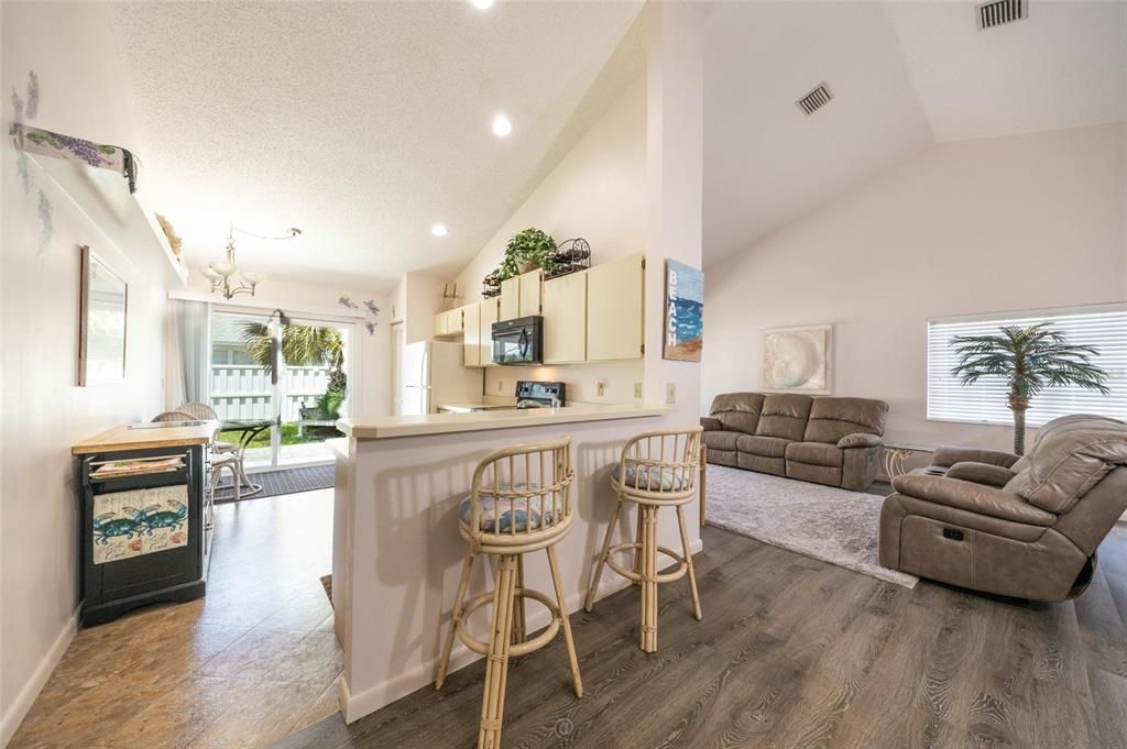 For Sale: $429,000 (2 beds, 2 baths, 1298 Square Feet)