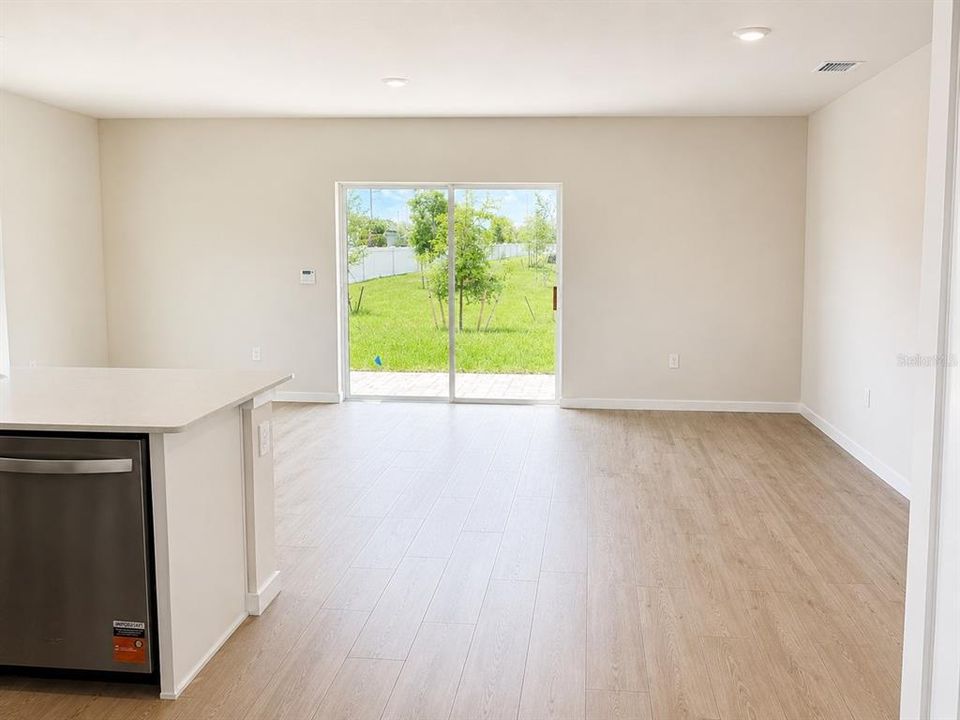 В аренду: $1,850 (3 спален, 2 ванн, 1463 Квадратных фут)