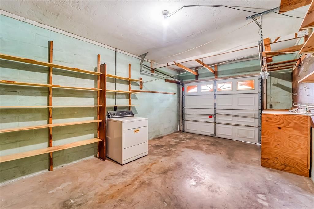 Activo con contrato: $359,000 (3 camas, 2 baños, 1416 Pies cuadrados)