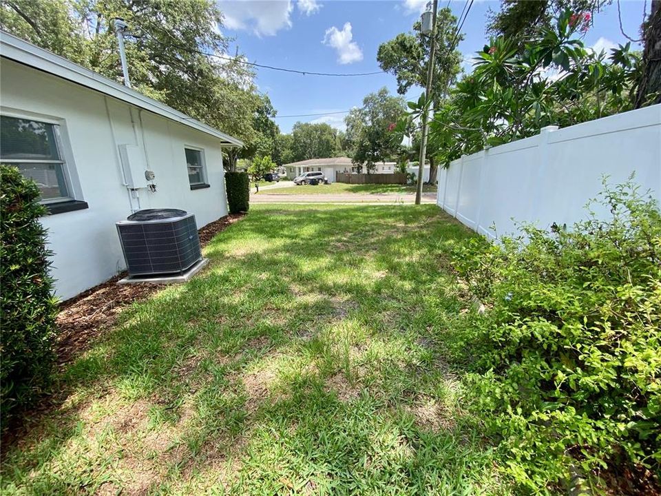 Activo con contrato: $359,000 (3 camas, 2 baños, 1416 Pies cuadrados)