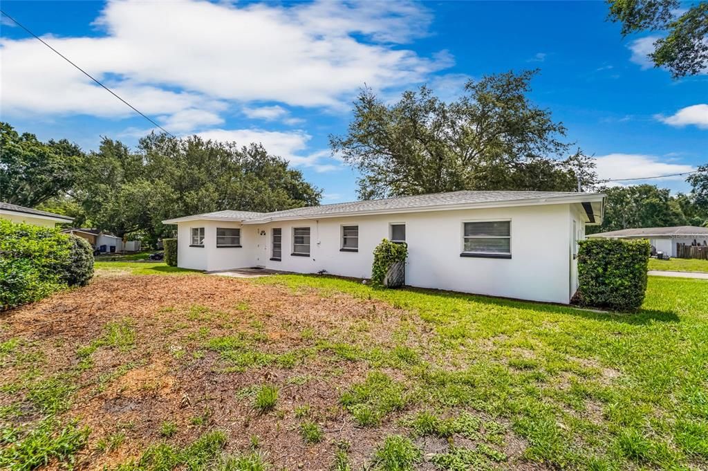 Activo con contrato: $359,000 (3 camas, 2 baños, 1416 Pies cuadrados)