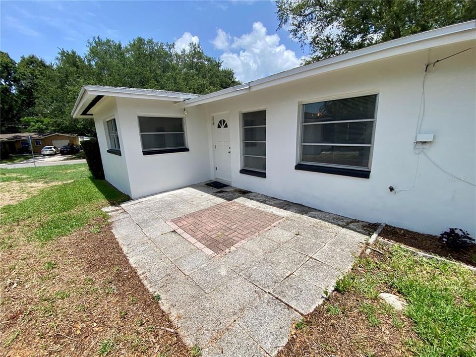 Activo con contrato: $359,000 (3 camas, 2 baños, 1416 Pies cuadrados)