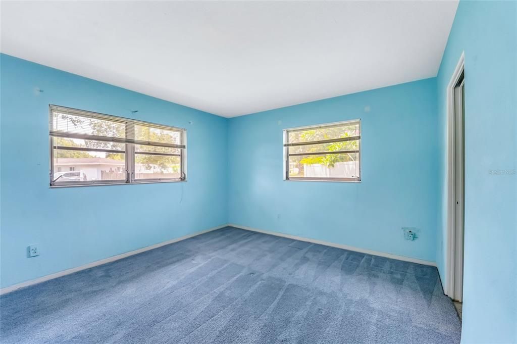 Activo con contrato: $359,000 (3 camas, 2 baños, 1416 Pies cuadrados)