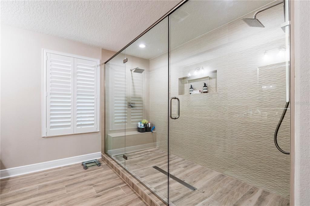 В аренду: $4,275 (5 спален, 3 ванн, 3711 Квадратных фут)
