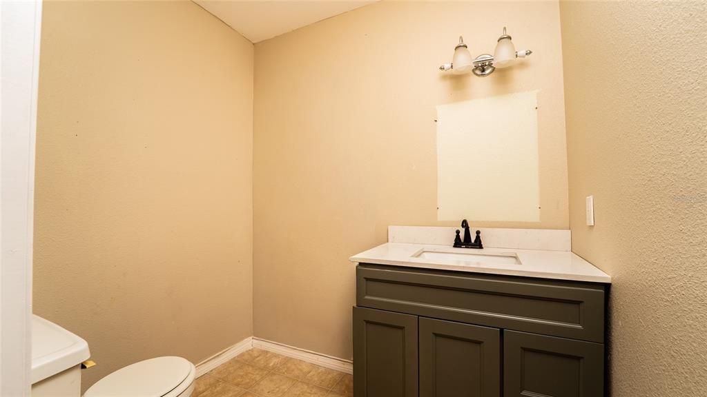 For Sale: $285,000 (4 beds, 2 baths, 1600 Square Feet)