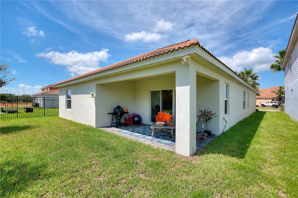 Activo con contrato: $426,000 (4 camas, 3 baños, 2182 Pies cuadrados)