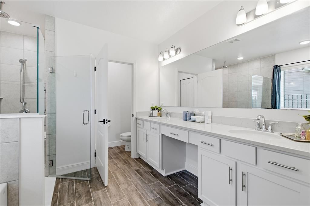 Activo con contrato: $426,000 (4 camas, 3 baños, 2182 Pies cuadrados)