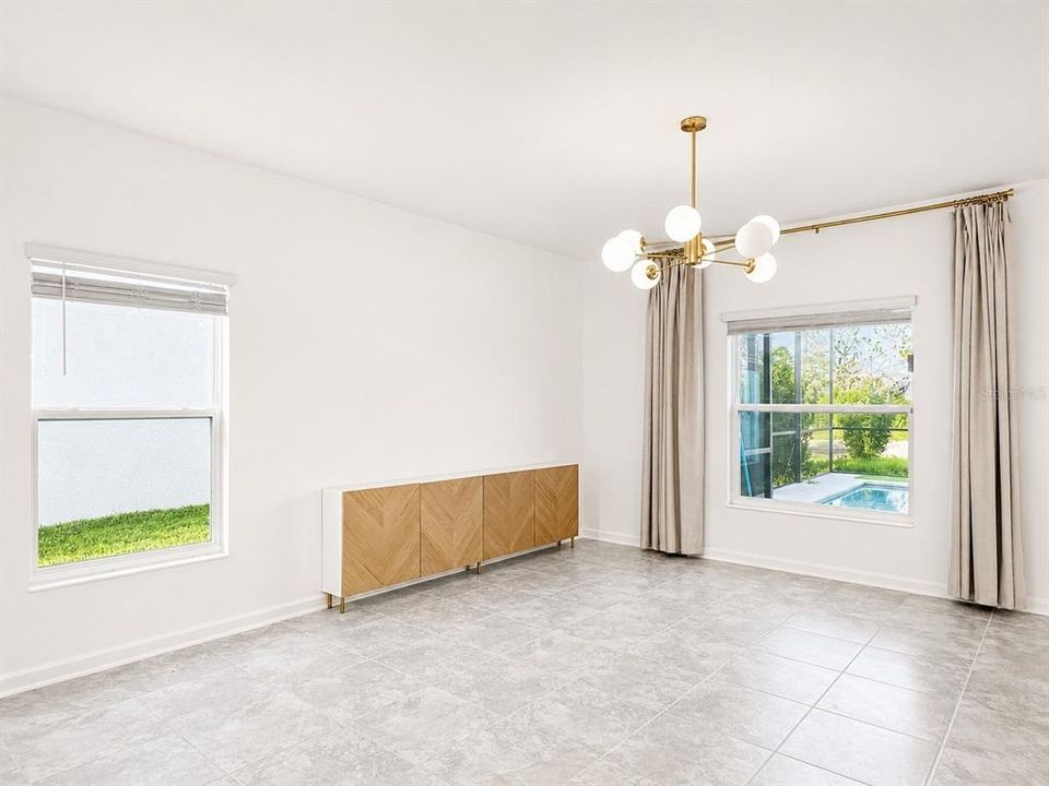 En Venta: $434,900 (4 camas, 2 baños, 1933 Pies cuadrados)