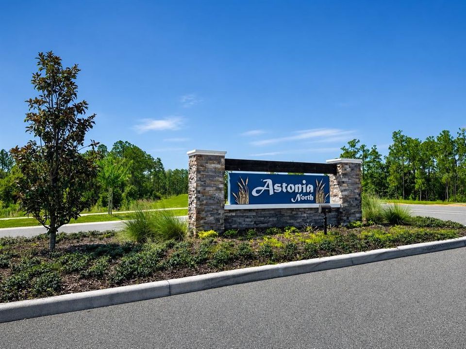 For Sale: $434,900 (4 beds, 2 baths, 1933 Square Feet)