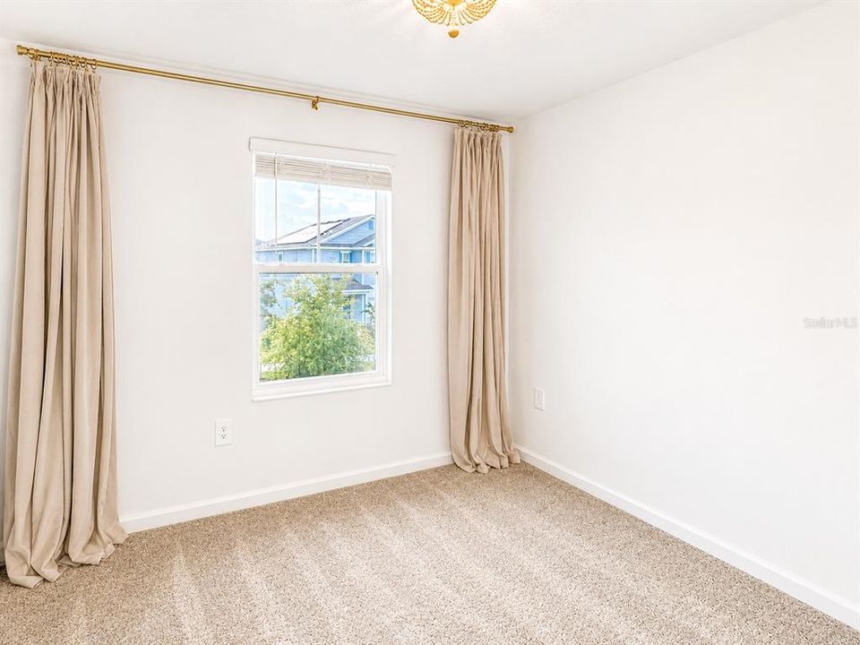 En Venta: $434,900 (4 camas, 2 baños, 1933 Pies cuadrados)