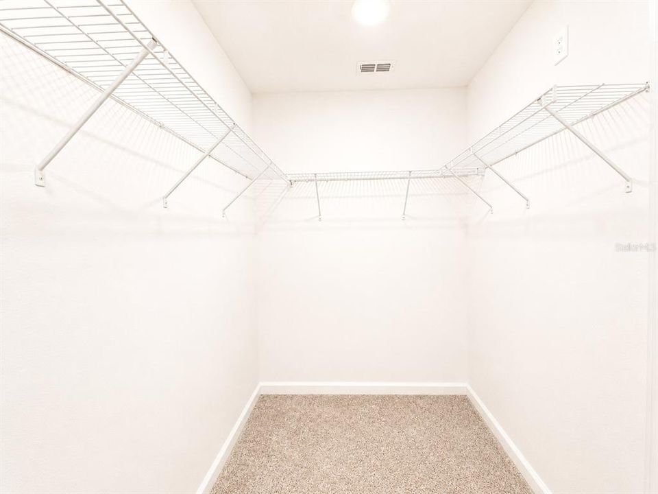 En Venta: $434,900 (4 camas, 2 baños, 1933 Pies cuadrados)