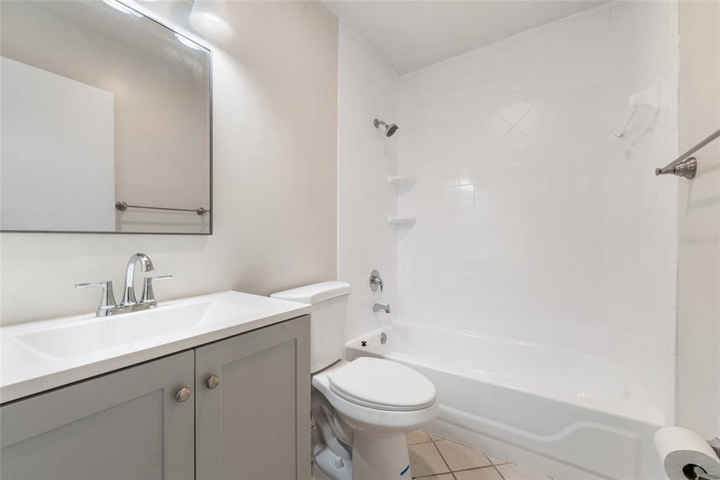 For Sale: $128,500 (1 beds, 1 baths, 591 Square Feet)