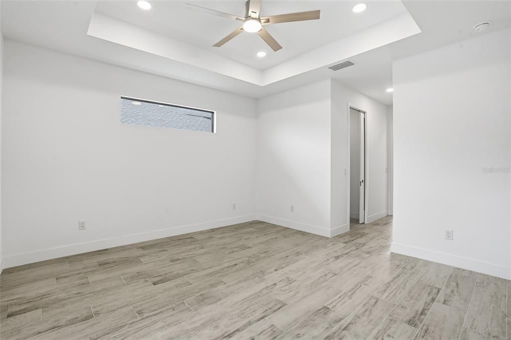 For Sale: $750,000 (4 beds, 3 baths, 1894 Square Feet)