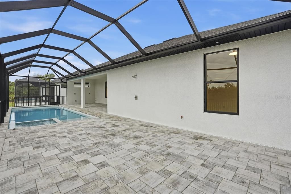 For Sale: $750,000 (4 beds, 3 baths, 1894 Square Feet)