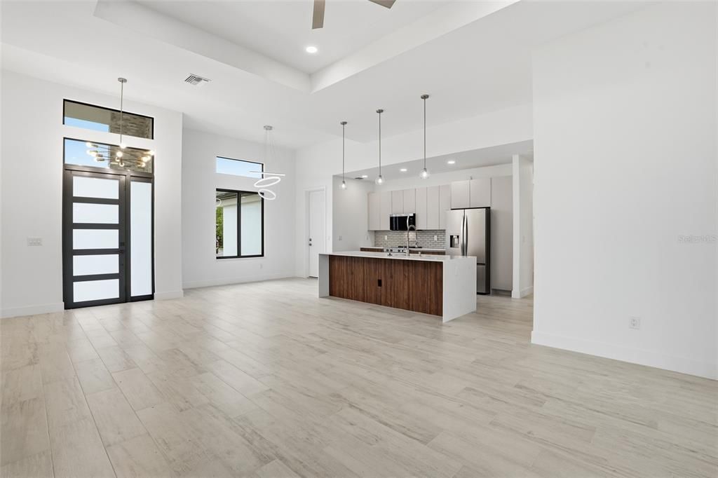 For Sale: $750,000 (4 beds, 3 baths, 1894 Square Feet)