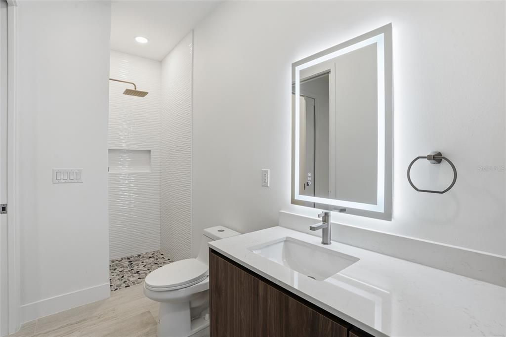 For Sale: $750,000 (4 beds, 3 baths, 1894 Square Feet)