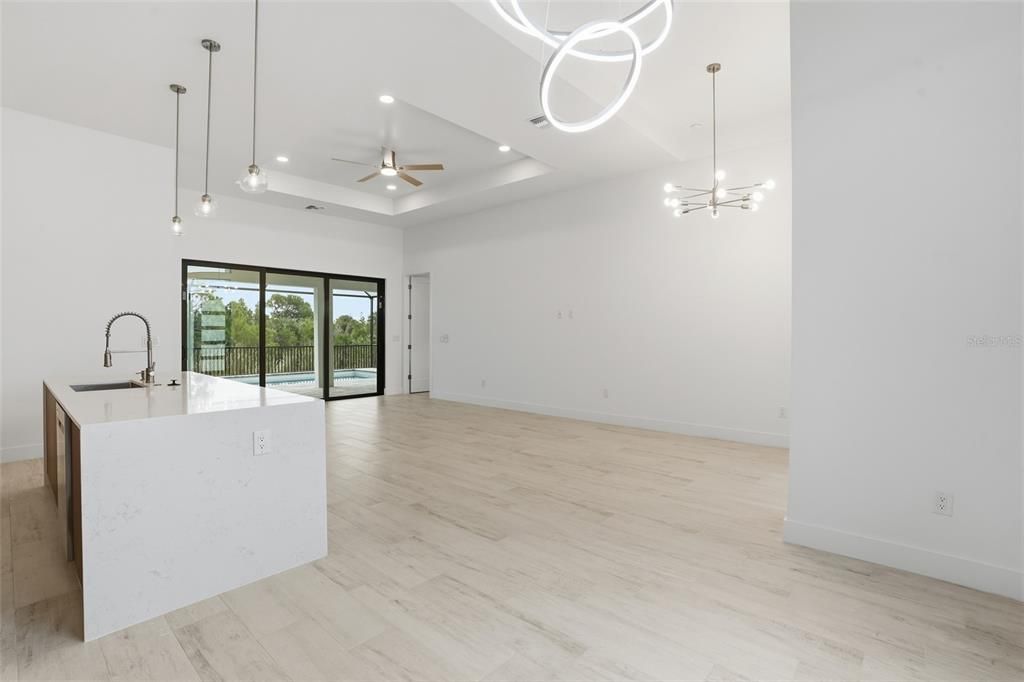 For Sale: $750,000 (4 beds, 3 baths, 1894 Square Feet)