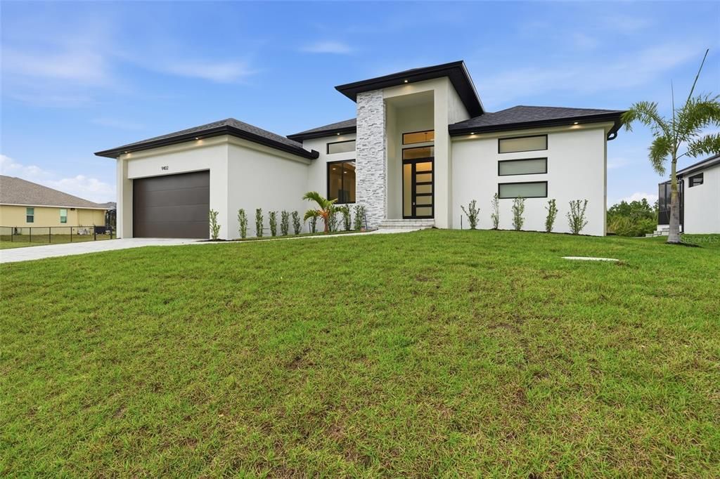 For Sale: $750,000 (4 beds, 3 baths, 1894 Square Feet)
