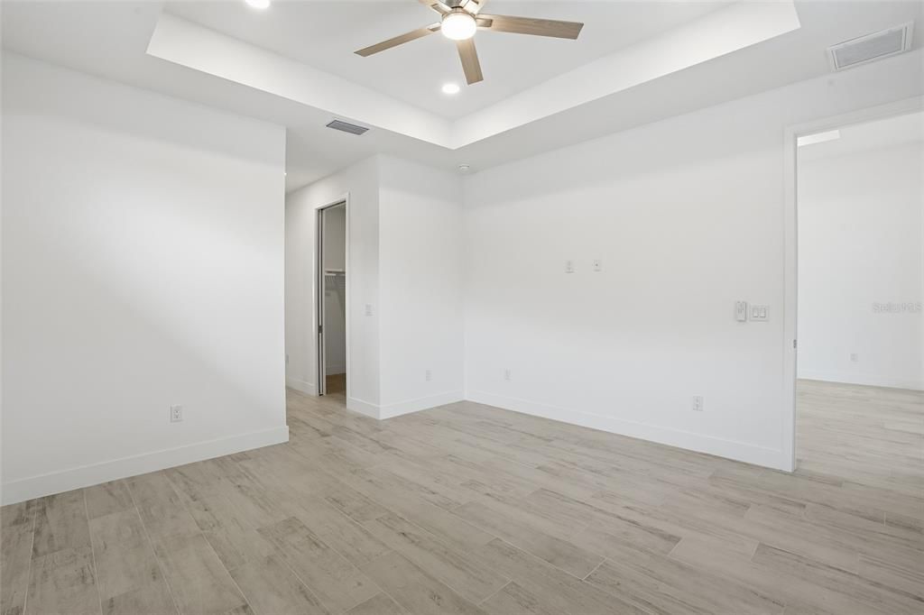 For Sale: $750,000 (4 beds, 3 baths, 1894 Square Feet)