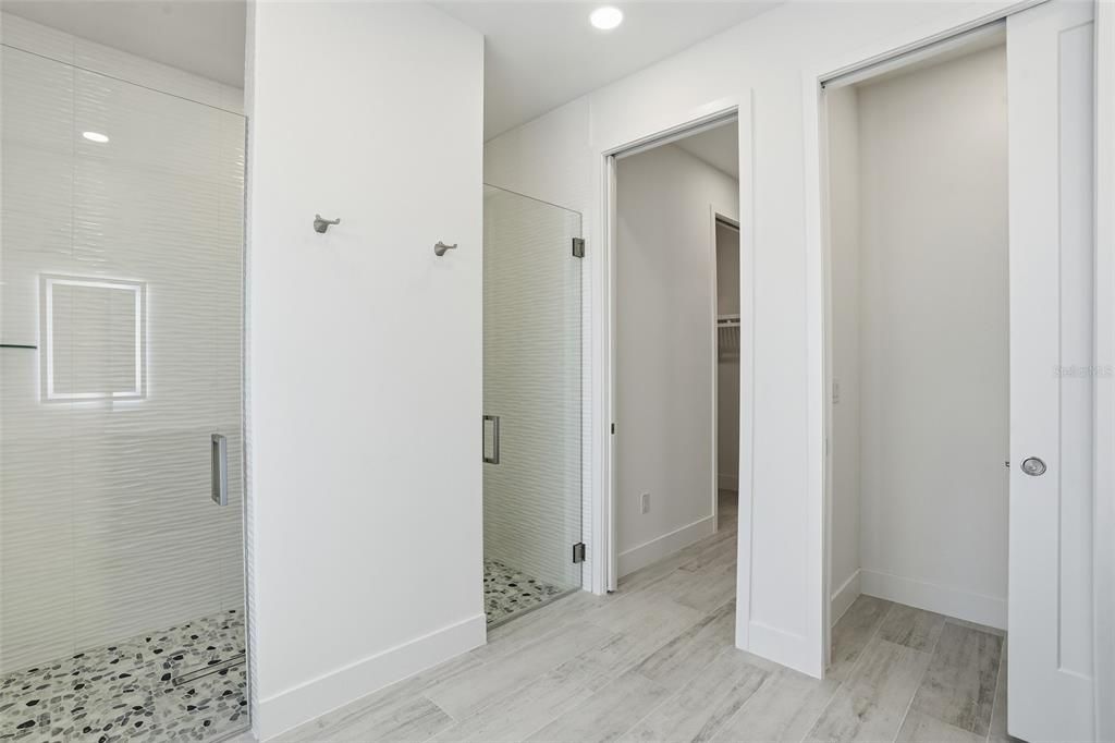 For Sale: $750,000 (4 beds, 3 baths, 1894 Square Feet)