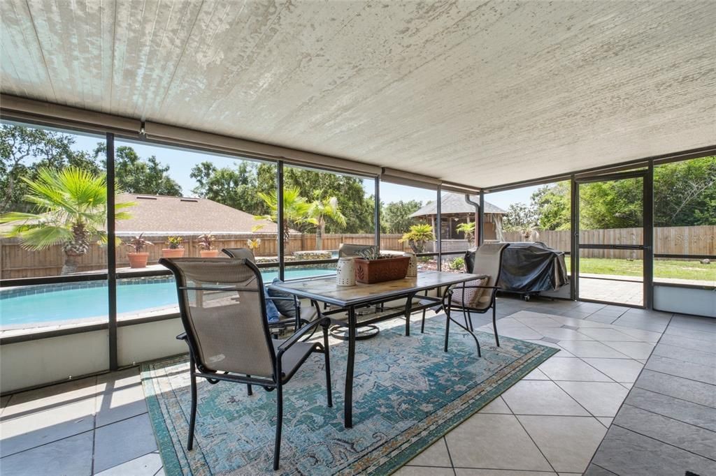 For Sale: $415,000 (3 beds, 2 baths, 1295 Square Feet)