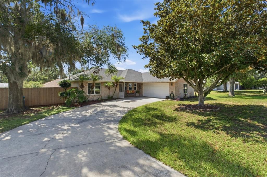 For Sale: $415,000 (3 beds, 2 baths, 1295 Square Feet)
