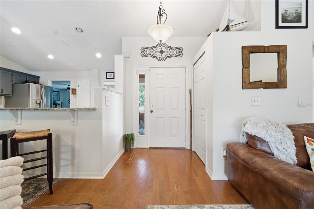For Sale: $415,000 (3 beds, 2 baths, 1295 Square Feet)
