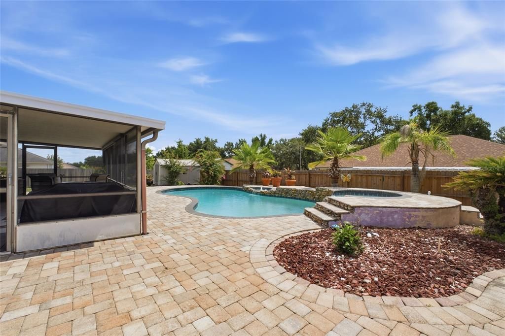 For Sale: $415,000 (3 beds, 2 baths, 1295 Square Feet)
