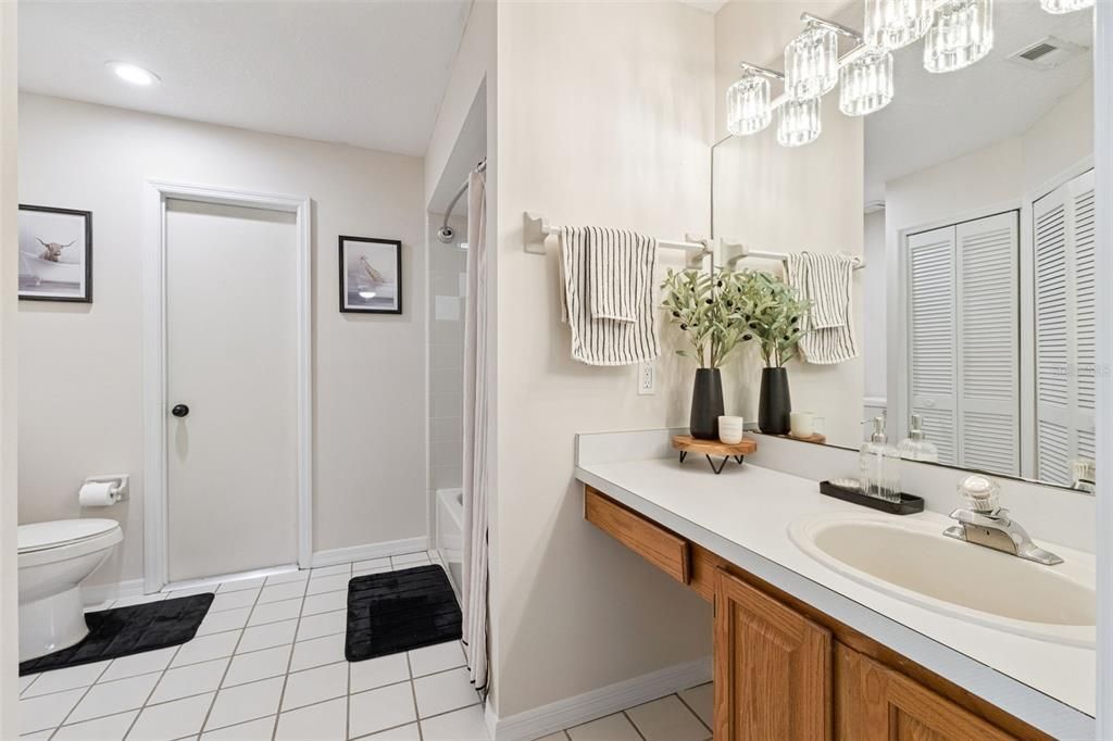 For Sale: $255,000 (2 beds, 2 baths, 1302 Square Feet)