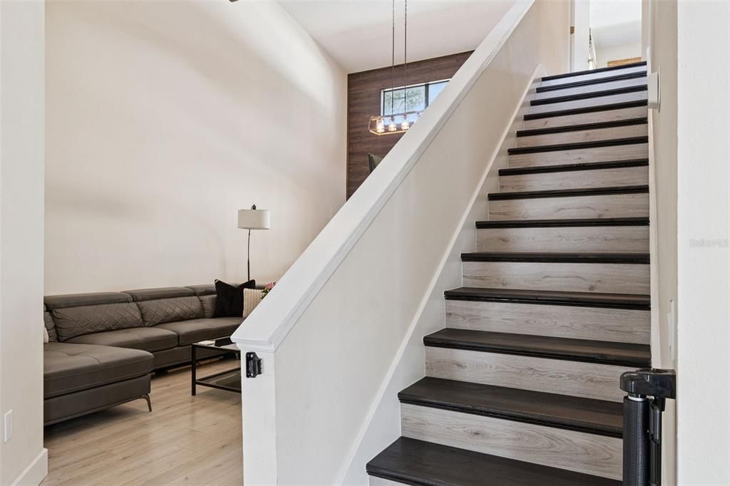 For Sale: $255,000 (2 beds, 2 baths, 1302 Square Feet)