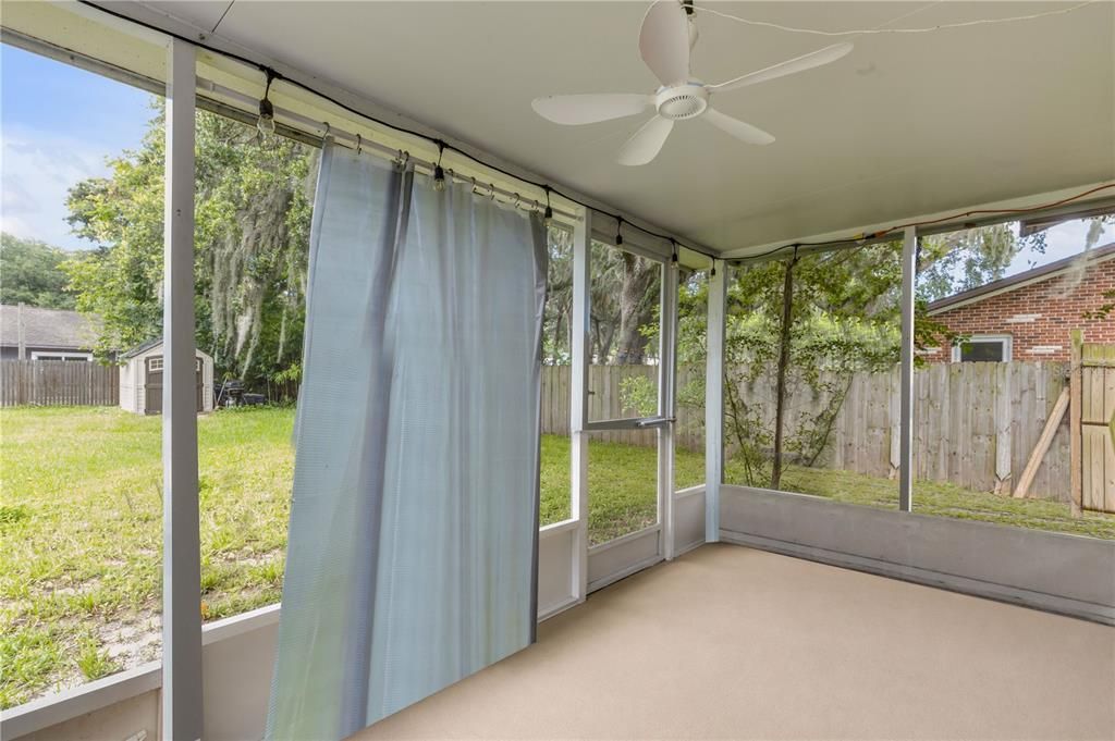 En Venta: $409,900 (4 camas, 2 baños, 2304 Pies cuadrados)