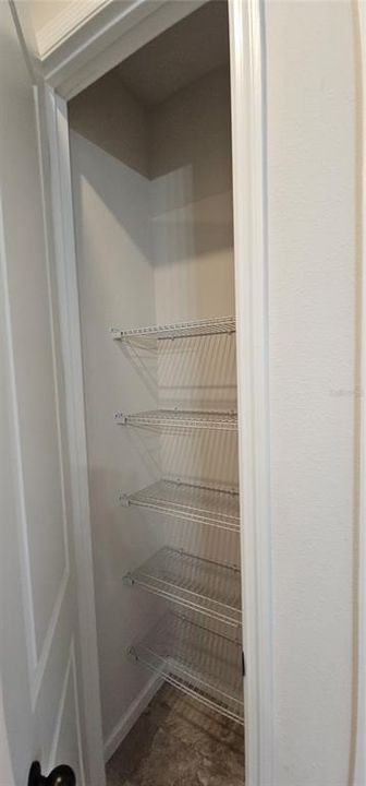 En Venta: $330,000 (4 camas, 2 baños, 1936 Pies cuadrados)