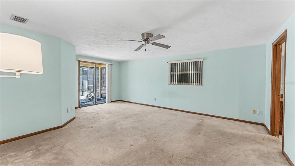 Под контрактом: $360,000 (3 спален, 2 ванн, 1872 Квадратных фут)