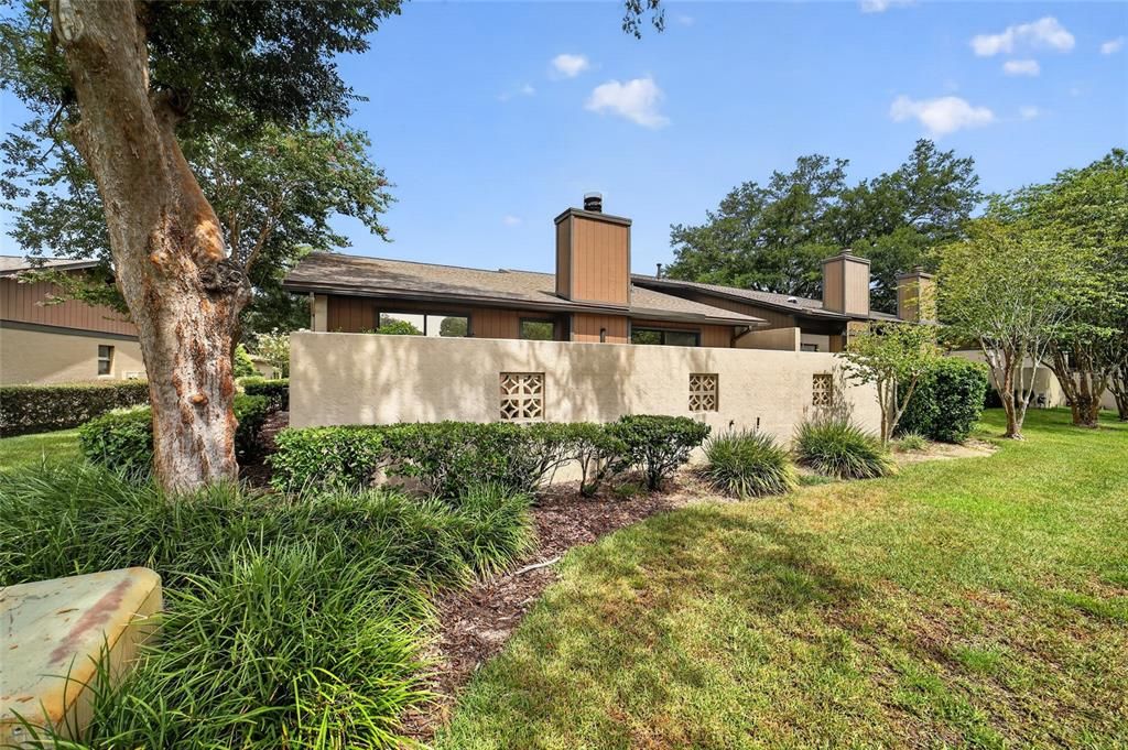 For Sale: $195,000 (2 beds, 2 baths, 1162 Square Feet)
