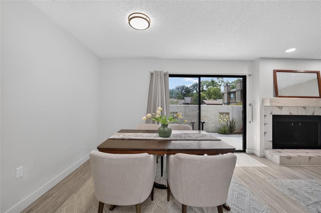 For Sale: $195,000 (2 beds, 2 baths, 1162 Square Feet)