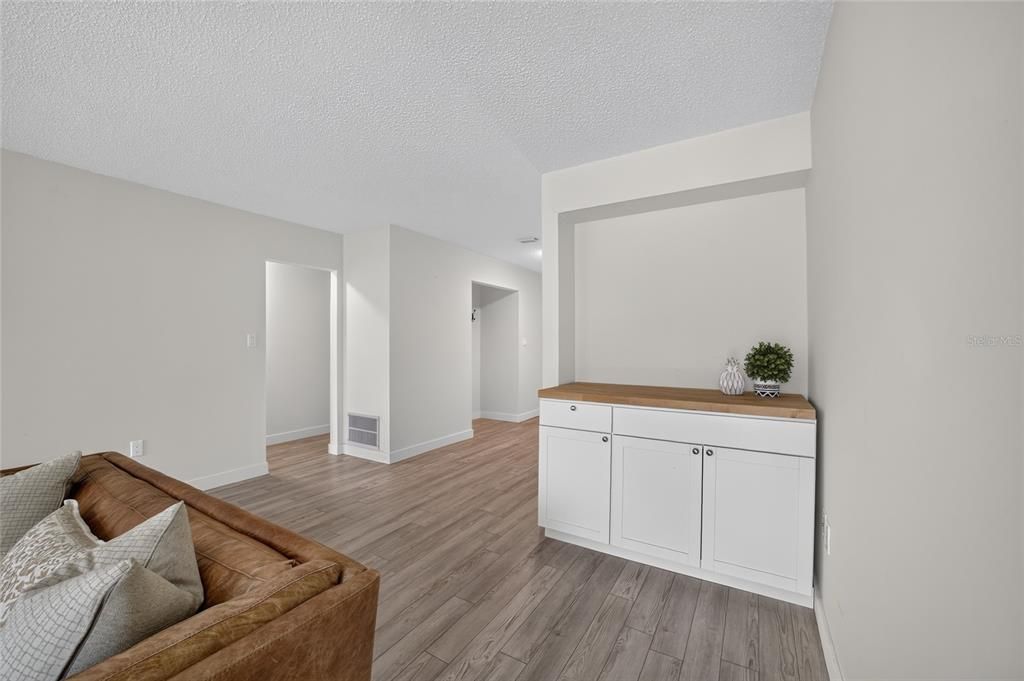 For Sale: $195,000 (2 beds, 2 baths, 1162 Square Feet)