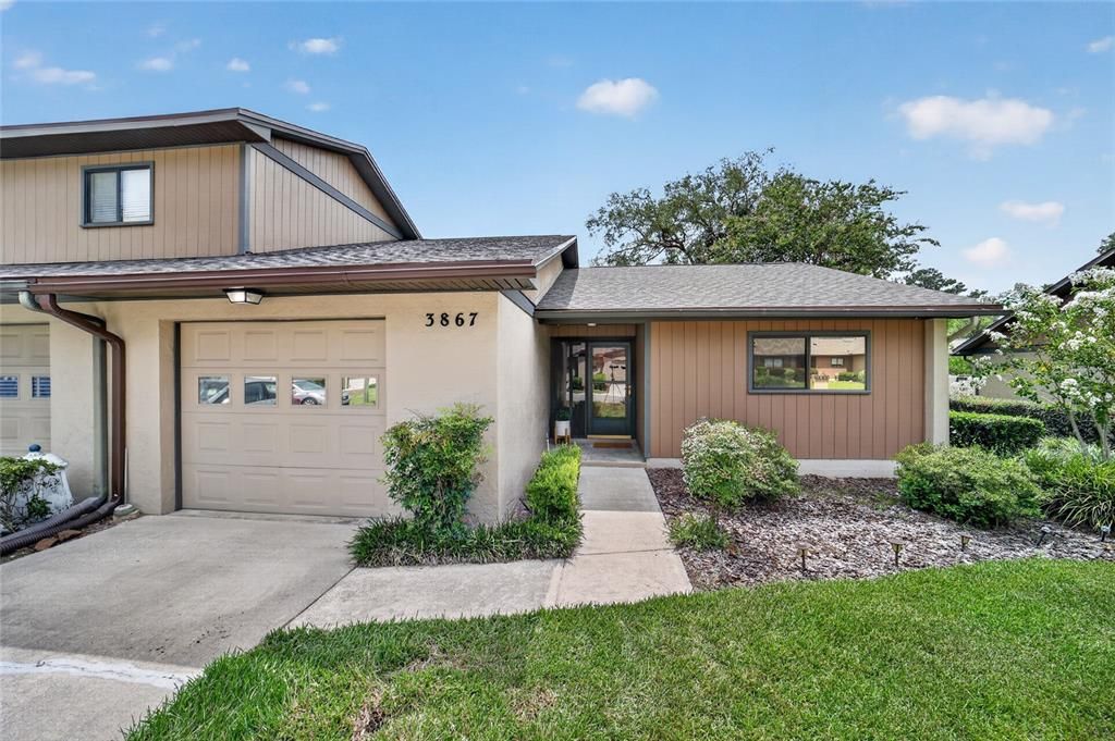 For Sale: $195,000 (2 beds, 2 baths, 1162 Square Feet)
