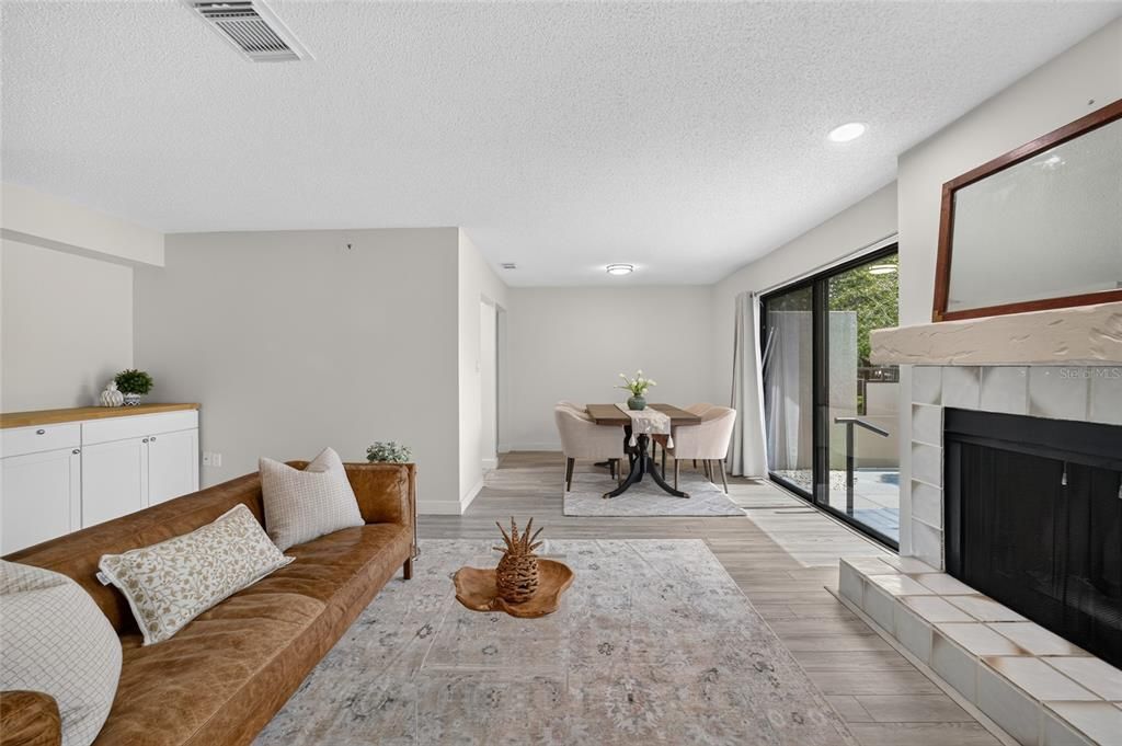 For Sale: $195,000 (2 beds, 2 baths, 1162 Square Feet)