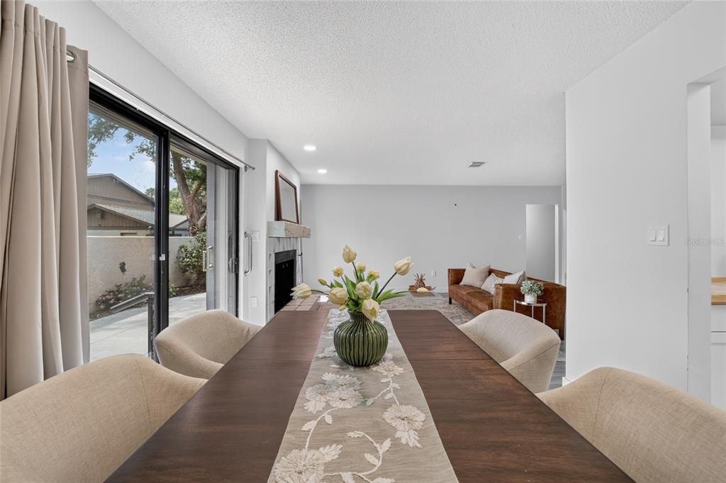 For Sale: $195,000 (2 beds, 2 baths, 1162 Square Feet)